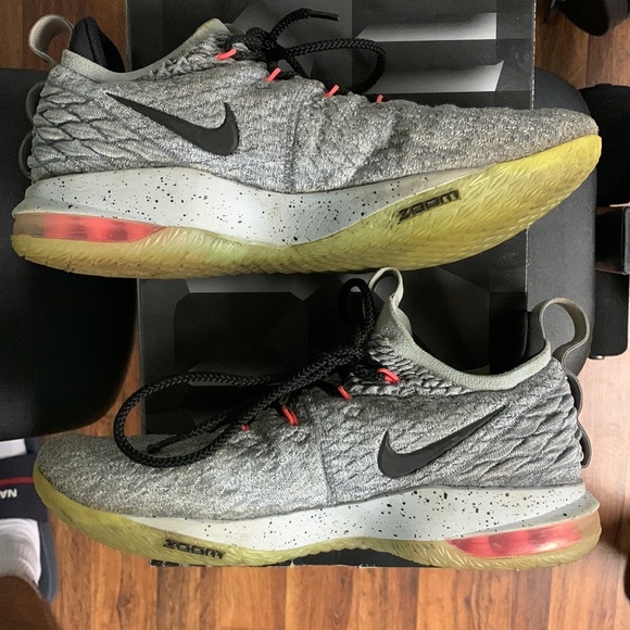 Men’s Nike 2018 Lebron 15 low ‘Melon’ size 11 - Picture 3 of 5